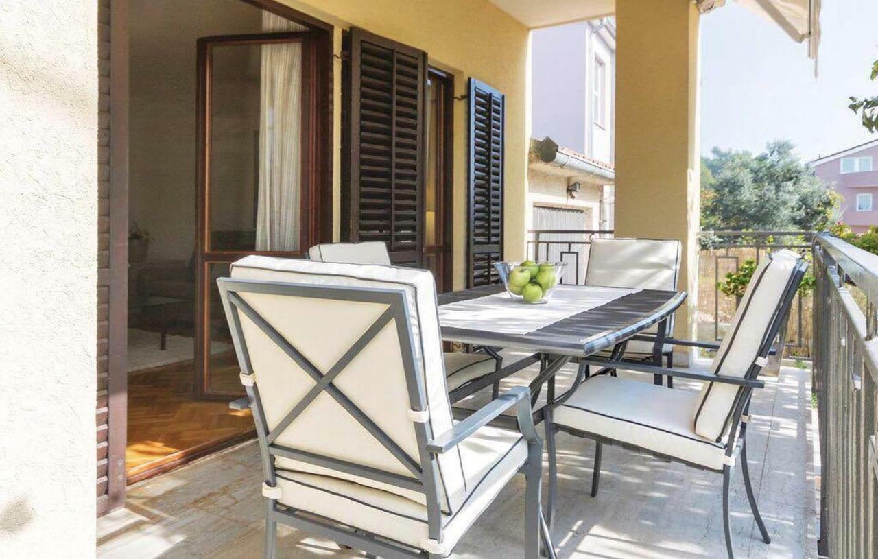 Apartman Eta Apartment Pula Exterior photo