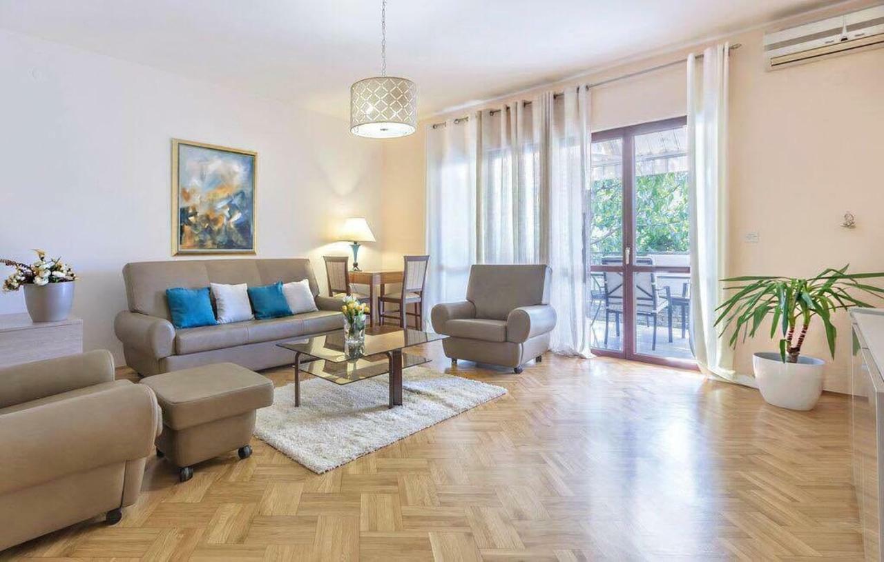 Apartman Eta Apartment Pula Exterior photo