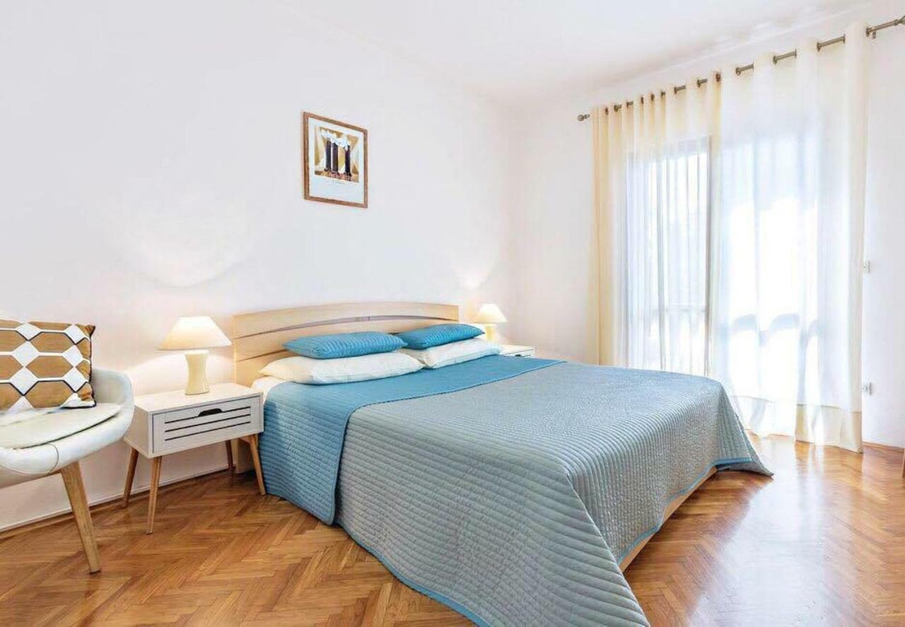 Apartman Eta Apartment Pula Exterior photo